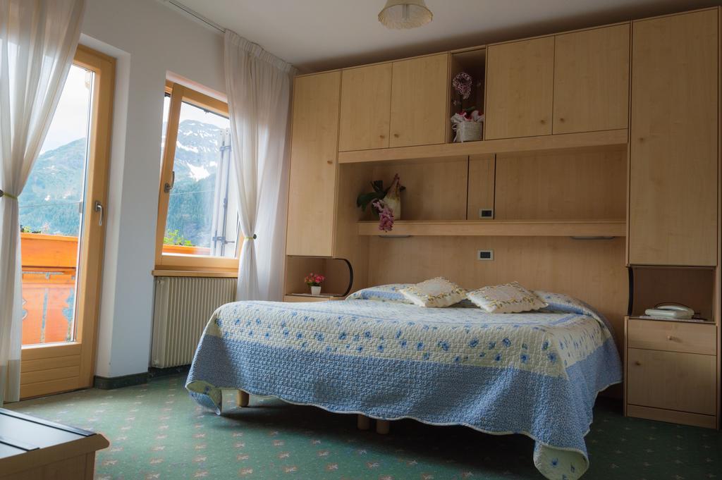 Hotel Garni Excelsior Livinallongo Del Col Di Lana Room photo