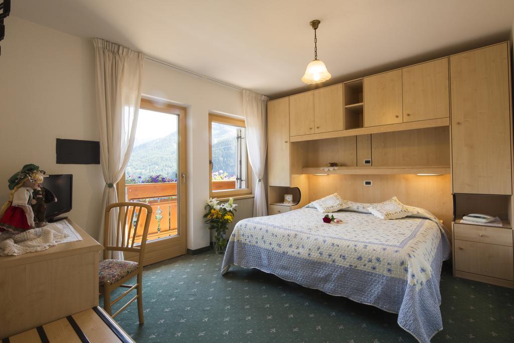 Hotel Garni Excelsior Livinallongo Del Col Di Lana Room photo